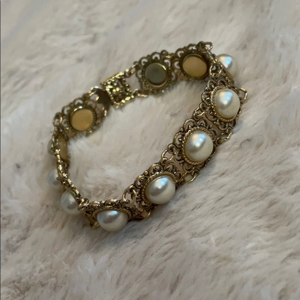 Vintage gold and pearl bracelet